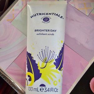 NU SKIN NUTRICENTIALS EXFLOIANT SCRUB (#40)